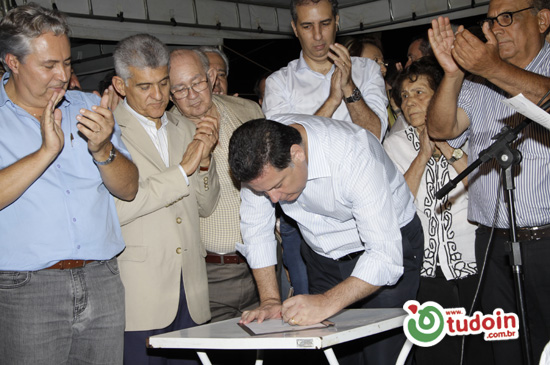 Governador Marconi Perillo veio a Inhumas entregar obras importantes Governador Marconi Perillo veio a Inhumas entregar obras importantes