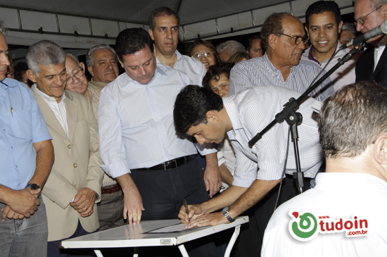 Governador Marconi Perillo veio a Inhumas entregar obras importantes Governador Marconi Perillo veio a Inhumas entregar obras importantes