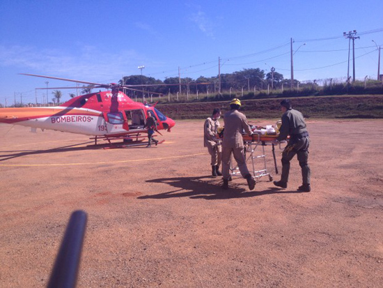 Bombeiros de Inhumas e Helicóptero Bombeiro 01 atuam em ocorrência na GO-070 Bombeiros de Inhumas e Helicóptero Bombeiro 01 atuam em ocorrência na GO-070