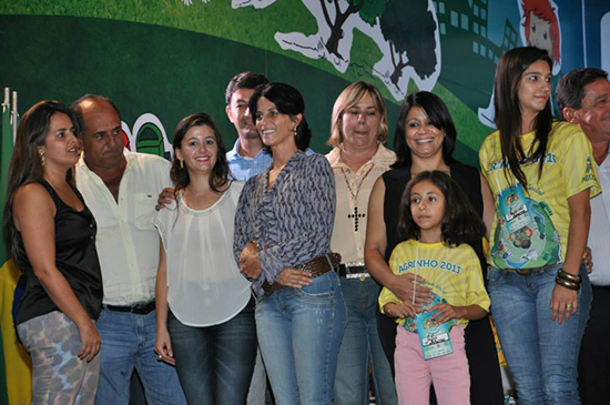 Alunas de Inhumas recebem premiação nacional Alunas de Inhumas recebem premiação nacional