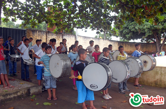 Escola Estadual Belarmino Essado Incentiva Alunos com Projetos Culturais Escola Estadual Belarmino Essado Incentiva Alunos com Projetos Culturais