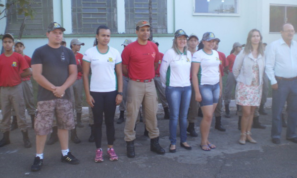 Caminhada marca início das atividades do Projeto Bombeiros Mirim em Inhumas Caminhada marca início das atividades do Projeto Bombeiros Mirim em Inhumas
