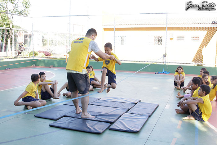 Dia do Esportista: Grupo de Slackline realiza atividade com atendidos da LBV Dia do Esportista: Grupo de Slackline realiza atividade com atendidos da LBV