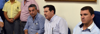 Vanderlan Cardoso faz visitas em Inhumas