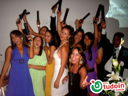 TUDOIN - Galerias de Imagens - Formatura Microlins 10/2008