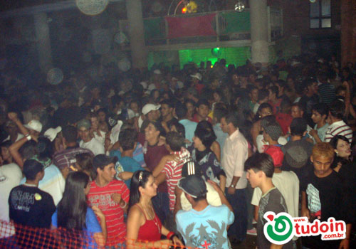TUDOIN - Galerias de Imagens - Noite Quer bber Skol