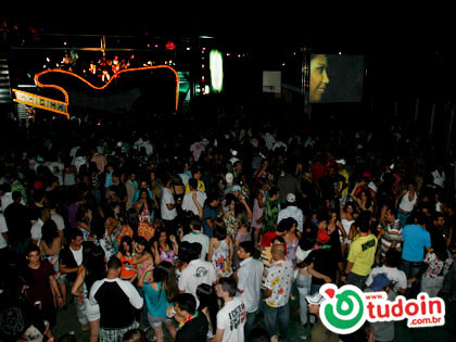 TUDOIN - Galerias de Imagens - Baile do Havaí 2009