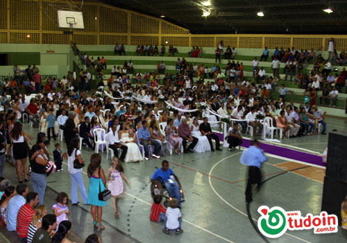 TUDOIN - Galerias de Imagens - Casamento Comunitário 2010