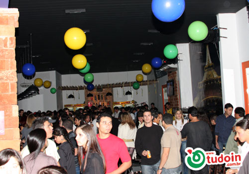 TUDOIN - Galerias de Imagens - Voulez-Vous Namorados