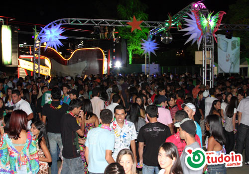 TUDOIN - Galerias de Imagens - Baile do Havaí 2010