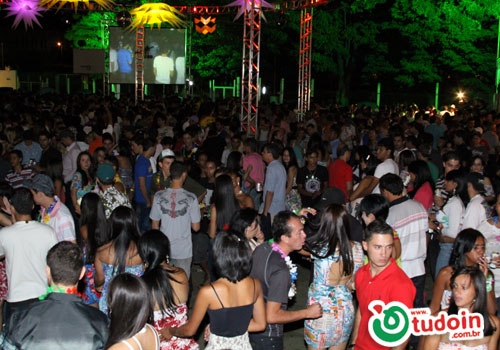 TUDOIN - Galerias de Imagens - Baile do Havaí 2011