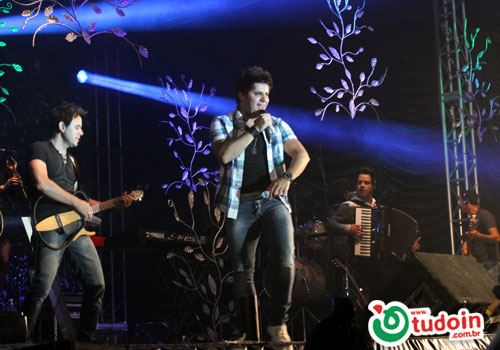 TUDOIN - Galerias de Imagens - Cristiano Araújo - Festa do Peão e Itauçu