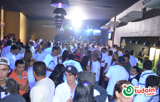 TUDOIN - Galerias de Imagens - Voulez Vous - White Party