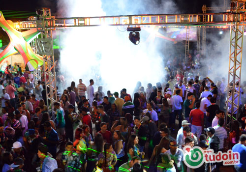 TUDOIN - Galerias de Imagens - Baile do Havaí 2013