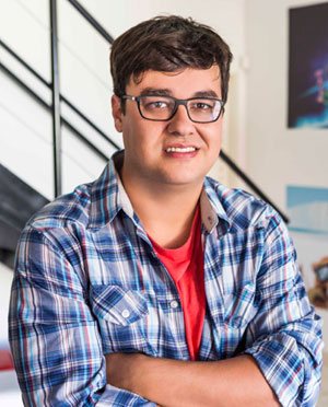 Luiz Jr. Fernandes - Responsável pelo site TUDOIN Luiz Jr. Fernandes - Responsável pelo site TUDOIN