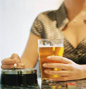Consumo de tabaco cai e de bebidas aumenta