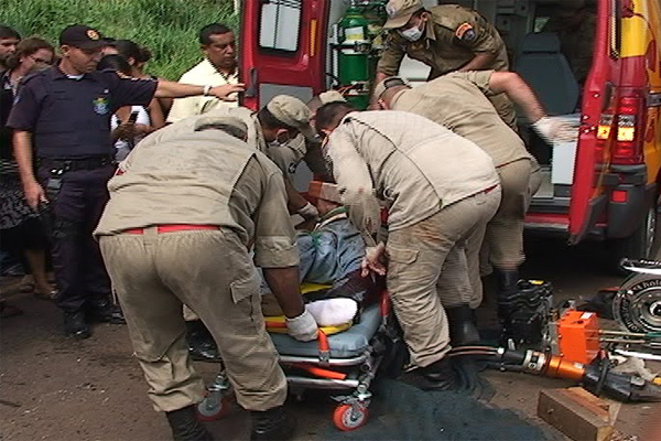 Acidente na GO-070 provoca três mortes Acidente na GO-070 provoca três mortes