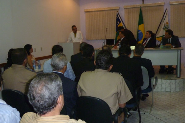 Vereadores iniciam os trabalhos legislativos de 2012 Vereadores iniciam os trabalhos legislativos de 2012