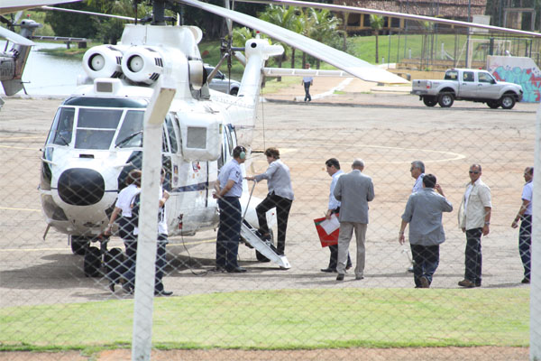 Dilma visita obras de ferrovia em Goiás Dilma visita obras de ferrovia em Goiás