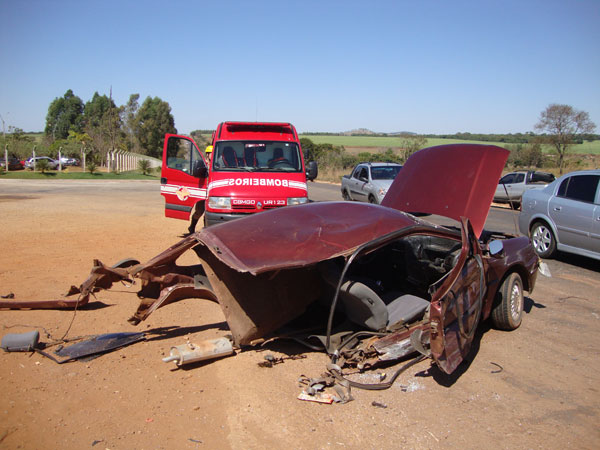 Acidente AutomobilÃstico na GO 070. Acidente AutomobilÃstico na GO 070.