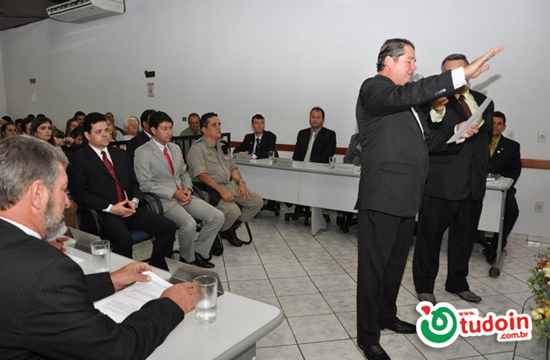Marcelo Vila Verde assume cadeira na Câmara Municipal de Inhumas