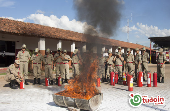 9ª Companhia Independete Bombeiro Militar de Inhumas realiza intrução com alunos do Projeto Bombeiro Mirim