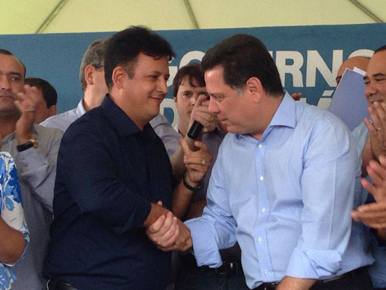 Vice-prefeito assume prefeitura e mostra determinação Vice-prefeito assume prefeitura e mostra determinação