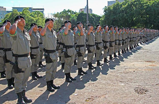 Brasileiros Temem ser VĂtimas de Tortura por Autoridades Policiais Brasileiros Temem ser VĂtimas de Tortura por Autoridades Policiais