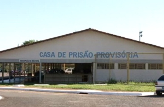 Mulheres são presas em flagrantes levando drogas em penitenciaria Mulheres são presas em flagrantes levando drogas em penitenciaria