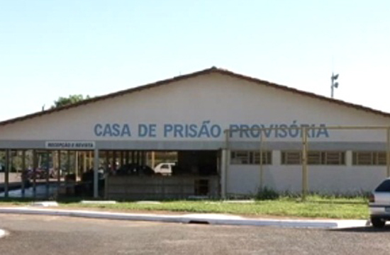 Mulheres são presas em flagrantes levando drogas em penitenciaria