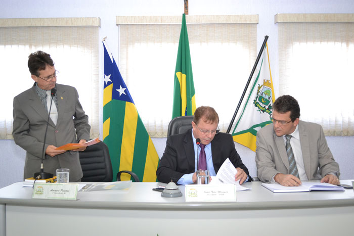 Requerimentos aprovados pelos vereadores em junho de 2015 Requerimentos aprovados pelos vereadores em junho de 2015