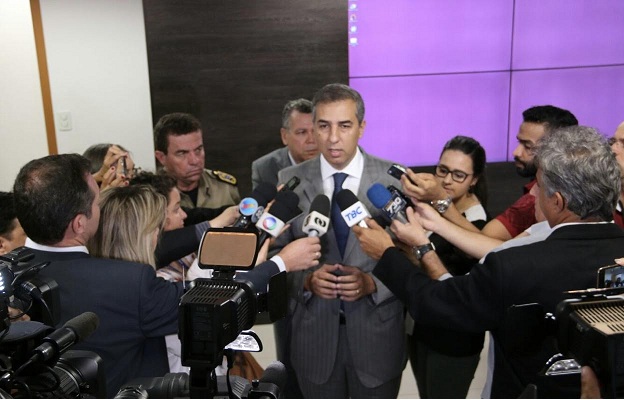 Estado de Goiás avalia possibilidade de abertura de concursos públicos Estado de Goiás avalia possibilidade de abertura de concursos públicos