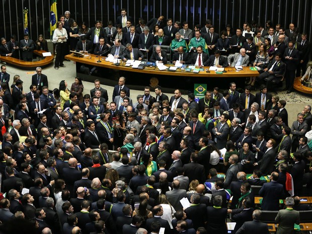 Saiba como votaram os deputados de Goiás na sessão do impeachment Saiba como votaram os deputados de Goiás na sessão do impeachment