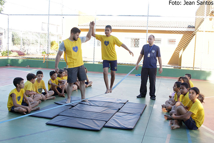 Dia do Esportista: Grupo de Slackline realiza atividade com atendidos da LBV Dia do Esportista: Grupo de Slackline realiza atividade com atendidos da LBV