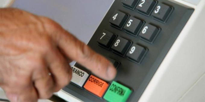 Prazo para eleitor requisitar voto em trânsito termina nesta quinta-feira Prazo para eleitor requisitar voto em trânsito termina nesta quinta-feira