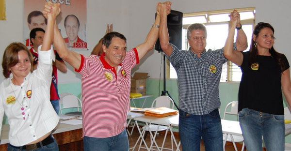 Dr. João Antônio Ferreira (para prefeito) e João Renato (vice-prefeito)